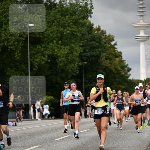 29.06.2025 - hella hamburg halbmarathon Dr. Thomas Lammeyer http://msf.ph/oto/8502375 29.06.2025 10:25:34 Kennedybrücke 1028, 1401, 1658, 2271, 2635, 2956, 3122, 3434, 3817, 4786, 5041, 5061, 5373, 5395, 5493, 5767, 5957, 6086, 7018, 7228, 7522, 7553, 7781, 8095, 8726, 8844, 9100, 9108, 9499, 9624, 10050, 10374, 10874 meine-sportfotos.de
