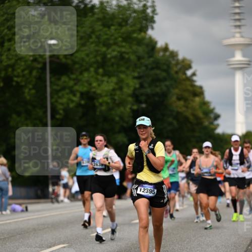29.06.2025 - hella hamburg halbmarathon Dr. Thomas Lammeyer http://msf.ph/oto/8502394 29.06.2025 10:25:35 Kennedybrücke 1028, 1401, 1658, 2271, 2635, 2956, 3122, 3817, 4697, 4786, 5041, 5061, 5373, 5395, 5493, 5767, 5957, 6086, 7018, 7228, 7522, 7553, 7781, 8095, 8286, 8726, 8844, 9100, 9108, 9499, 9624, 10050, 10374, 10874 meine-sportfotos.de