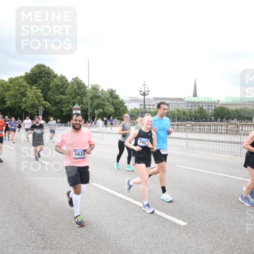 29.06.2025 - hella hamburg halbmarathon Jannik Wohlers http://msf.ph/oto/8502425 29.06.2025 10:58:32 Lombardsbrücke 1380, 2057, 2621, 2929, 3231, 3373, 3565, 3966, 4042, 4043, 4312, 4577, 4648, 5016, 5211, 5400, 6167, 6301, 6330, 6341, 6588, 6633, 6638, 6702, 7443, 7957, 8489, 8544, 8545, 8547, 8631, 8752, 9221, 10105, 10995, 11140, 11292, 11834, 11918, 12389, 12474, 12759, 12970, 13089, 13095, 13260, 13274, 13527, 13571, 15065, 15624, 17554, 17572, 17601, 17651, 17659, 17702, 18051, 18601, 19150 meine-sportfotos.de