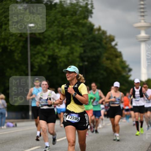 29.06.2025 - hella hamburg halbmarathon Dr. Thomas Lammeyer http://msf.ph/oto/8502434 29.06.2025 10:25:36 Kennedybrücke 1028, 1401, 1658, 2271, 2635, 2956, 3122, 3817, 4697, 4786, 5041, 5061, 5122, 5373, 5395, 5493, 5767, 5957, 6086, 7018, 7228, 7522, 7553, 7781, 8095, 8286, 8726, 8844, 9100, 9108, 9369, 9499, 9624, 10050, 10374, 10874 meine-sportfotos.de