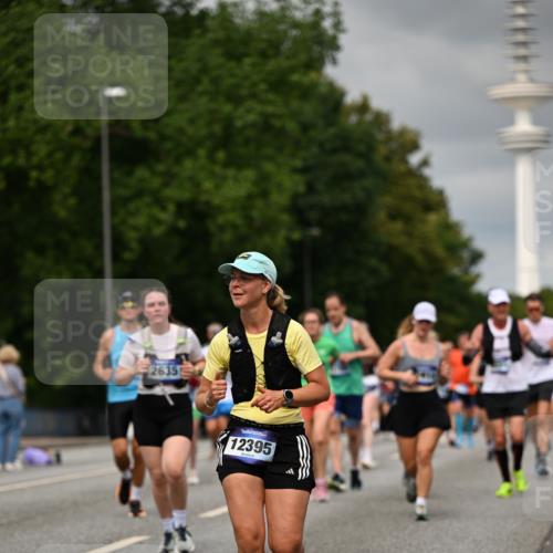 29.06.2025 - hella hamburg halbmarathon Dr. Thomas Lammeyer http://msf.ph/oto/8502440 29.06.2025 10:25:36 Kennedybrücke 1028, 1401, 1658, 2271, 2635, 2956, 3122, 3817, 4697, 4786, 5041, 5061, 5122, 5373, 5395, 5493, 5767, 5957, 6086, 7018, 7228, 7522, 7553, 7781, 8095, 8286, 8726, 8844, 9100, 9108, 9369, 9499, 9624, 10050, 10374, 10874 meine-sportfotos.de