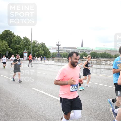 29.06.2025 - hella hamburg halbmarathon Jannik Wohlers http://msf.ph/oto/8502443 29.06.2025 10:58:32 Lombardsbrücke 1380, 2057, 2621, 2929, 3231, 3373, 3565, 3966, 4042, 4043, 4312, 4577, 4648, 5016, 5211, 5400, 6167, 6301, 6330, 6341, 6588, 6633, 6638, 6702, 7443, 7957, 8489, 8544, 8545, 8547, 8631, 8752, 9221, 10105, 10995, 11140, 11292, 11834, 11918, 12389, 12474, 12759, 12970, 13089, 13095, 13260, 13274, 13527, 13571, 15065, 15624, 17554, 17572, 17601, 17651, 17659, 17702, 18051, 18601, 19150 meine-sportfotos.de