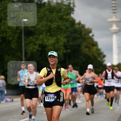 29.06.2025 - hella hamburg halbmarathon Dr. Thomas Lammeyer http://msf.ph/oto/8502453 29.06.2025 10:25:37 Kennedybrücke 1028, 1401, 1658, 2271, 2635, 2956, 3122, 3770, 3817, 4697, 4786, 5061, 5122, 5373, 5395, 5493, 5767, 5957, 6086, 7018, 7228, 7522, 7553, 7781, 8095, 8286, 8726, 8844, 9100, 9108, 9369, 9499, 9532, 9624, 10050, 10374, 10874 meine-sportfotos.de