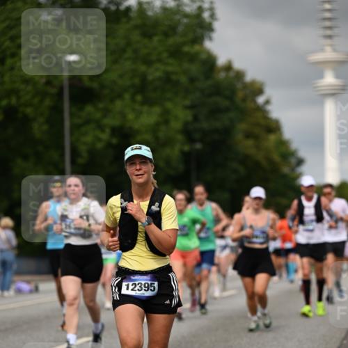 29.06.2025 - hella hamburg halbmarathon Dr. Thomas Lammeyer http://msf.ph/oto/8502457 29.06.2025 10:25:37 Kennedybrücke 1028, 1401, 1658, 2271, 2635, 2956, 3122, 3770, 3817, 4697, 4786, 5061, 5122, 5373, 5395, 5493, 5767, 5957, 6086, 7018, 7228, 7522, 7553, 7781, 8095, 8286, 8726, 8844, 9100, 9108, 9369, 9499, 9532, 9624, 10050, 10374, 10874 meine-sportfotos.de