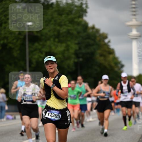 29.06.2025 - hella hamburg halbmarathon Dr. Thomas Lammeyer http://msf.ph/oto/8502460 29.06.2025 10:25:37 Kennedybrücke 1028, 1401, 1658, 2271, 2635, 2956, 3122, 3770, 3817, 4697, 4786, 5061, 5122, 5373, 5395, 5493, 5767, 5957, 6086, 7018, 7228, 7522, 7553, 7781, 8095, 8286, 8726, 8844, 9100, 9108, 9369, 9499, 9532, 9624, 10050, 10374, 10874 meine-sportfotos.de