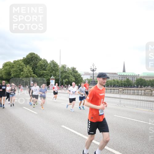 29.06.2025 - hella hamburg halbmarathon Jannik Wohlers http://msf.ph/oto/8502461 29.06.2025 10:58:35 Lombardsbrücke 2057, 2621, 2929, 3231, 3373, 3966, 4312, 4577, 4648, 5016, 5211, 5400, 6167, 6301, 6330, 6341, 6599, 6633, 6638, 7443, 7957, 8489, 8544, 8545, 8547, 8631, 9221, 10105, 10548, 10995, 11292, 11768, 11786, 11834, 11918, 12389, 12474, 12636, 12637, 12759, 13089, 13095, 13260, 13274, 13527, 13571, 15065, 15099, 15624, 17702, 18051, 18549, 18558, 18601, 19150 meine-sportfotos.de