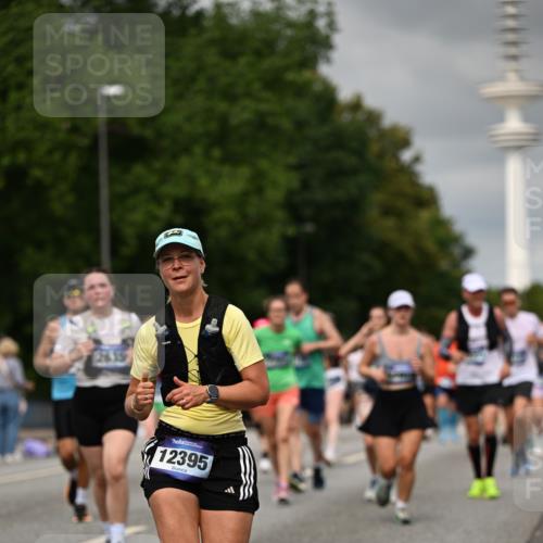 29.06.2025 - hella hamburg halbmarathon Dr. Thomas Lammeyer http://msf.ph/oto/8502468 29.06.2025 10:25:37 Kennedybrücke 1028, 1401, 1658, 2271, 2635, 2956, 3122, 3770, 3817, 4697, 4786, 5061, 5122, 5373, 5395, 5493, 5767, 5957, 6086, 7018, 7228, 7522, 7553, 7781, 8095, 8286, 8726, 8844, 9100, 9108, 9369, 9499, 9532, 9624, 10050, 10374, 10874 meine-sportfotos.de
