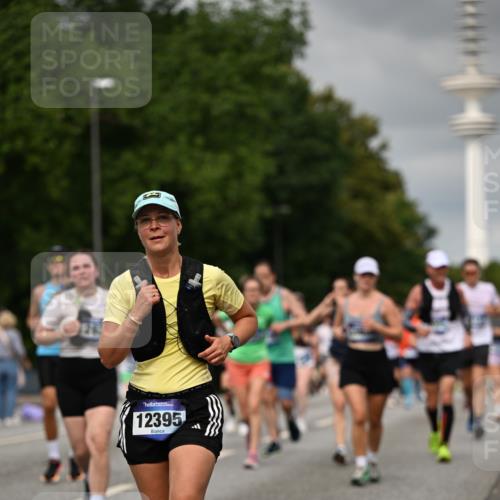 29.06.2025 - hella hamburg halbmarathon Dr. Thomas Lammeyer http://msf.ph/oto/8502472 29.06.2025 10:25:37 Kennedybrücke 1028, 1401, 1658, 2271, 2635, 2956, 3122, 3770, 3817, 4697, 4786, 5061, 5122, 5373, 5395, 5493, 5767, 5957, 6086, 7018, 7228, 7522, 7553, 7781, 8095, 8286, 8726, 8844, 9100, 9108, 9369, 9499, 9532, 9624, 10050, 10374, 10874 meine-sportfotos.de