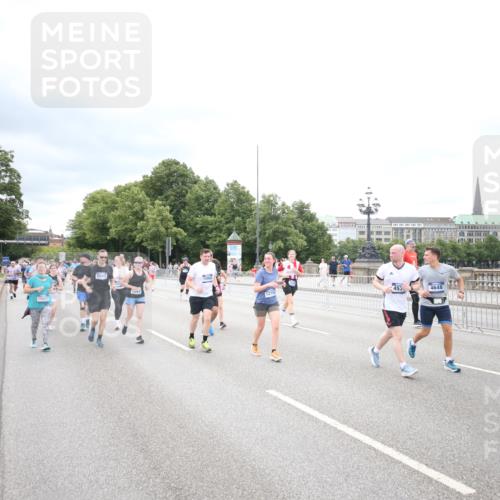 29.06.2025 - hella hamburg halbmarathon Jannik Wohlers http://msf.ph/oto/8502488 29.06.2025 10:58:36 Lombardsbrücke 1751, 2057, 2621, 2929, 3231, 3373, 3966, 4312, 4577, 4648, 5016, 5211, 5400, 6167, 6301, 6330, 6341, 6599, 6638, 7443, 7957, 8489, 8544, 8545, 8547, 8631, 8932, 9221, 10105, 10548, 10995, 11292, 11768, 11786, 11834, 11918, 12389, 12474, 12636, 12637, 12759, 13089, 13095, 13260, 13274, 13527, 13571, 15065, 15099, 15624, 17702, 18051, 18549, 18558, 18601, 19150, 19174 meine-sportfotos.de