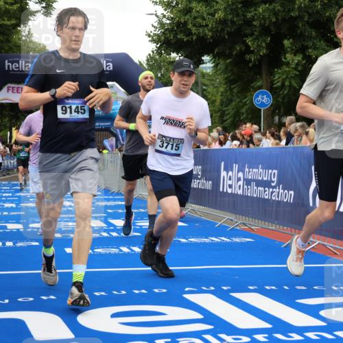 29.06.2025 - hella hamburg halbmarathon Strokosch-Dieckow http://msf.ph/oto/8502499 29.06.2025 10:52:28 Ziel 3715, 6561, 6562, 7178, 7232, 8371, 8661, 9145, 9739, 9876, 11791, 13015, 13211, 13301, 14561, 15001, 15144, 15980, 17997, 18982 meine-sportfotos.de