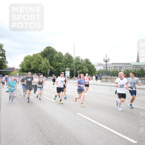 29.06.2025 - hella hamburg halbmarathon Jannik Wohlers http://msf.ph/oto/8502502 29.06.2025 10:58:36 Lombardsbrücke 1751, 2057, 2621, 2929, 3231, 3373, 3966, 4312, 4577, 4648, 5016, 5211, 5400, 6167, 6301, 6330, 6341, 6599, 6638, 7443, 7957, 8489, 8544, 8545, 8547, 8631, 8932, 9221, 10105, 10548, 10995, 11292, 11768, 11786, 11834, 11918, 12389, 12474, 12636, 12637, 12759, 13089, 13095, 13260, 13274, 13527, 13571, 15065, 15099, 15624, 17702, 18051, 18549, 18558, 18601, 19150, 19174 meine-sportfotos.de