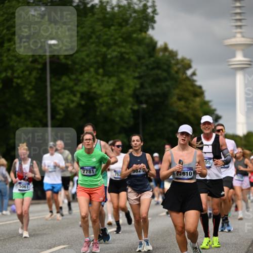 29.06.2025 - hella hamburg halbmarathon Dr. Thomas Lammeyer http://msf.ph/oto/8502517 29.06.2025 10:25:39 Kennedybrücke 1028, 1401, 2271, 2315, 2353, 2635, 2956, 3122, 3770, 3817, 4697, 4786, 5061, 5122, 5373, 5395, 5493, 5957, 6086, 7018, 7075, 7228, 7522, 7553, 7781, 8095, 8286, 8726, 9100, 9108, 9369, 9499, 9532, 9624, 10050, 10374, 10874, 11117 meine-sportfotos.de