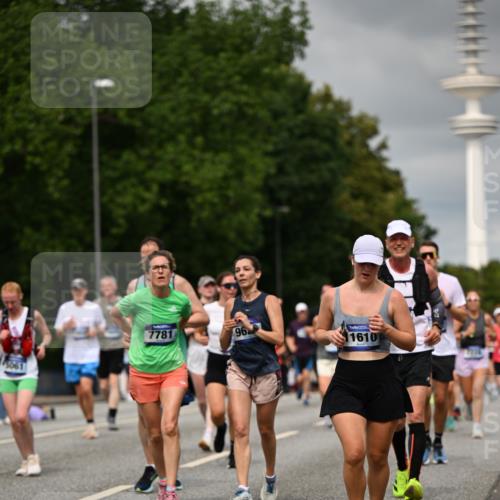 29.06.2025 - hella hamburg halbmarathon Dr. Thomas Lammeyer http://msf.ph/oto/8502530 29.06.2025 10:25:39 Kennedybrücke 1028, 1401, 2271, 2315, 2353, 2635, 2956, 3122, 3770, 3817, 4697, 4786, 5061, 5122, 5373, 5395, 5493, 5957, 6086, 7018, 7075, 7228, 7522, 7553, 7781, 8095, 8286, 8726, 9100, 9108, 9369, 9499, 9532, 9624, 10050, 10374, 10874, 11117 meine-sportfotos.de