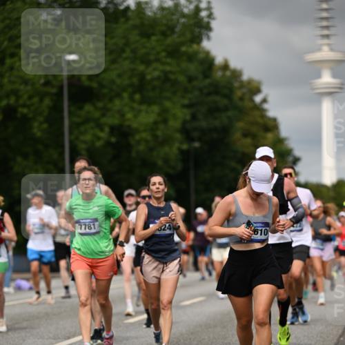 29.06.2025 - hella hamburg halbmarathon Dr. Thomas Lammeyer http://msf.ph/oto/8502534 29.06.2025 10:25:40 Kennedybrücke 1028, 1401, 2271, 2315, 2353, 2635, 2956, 3122, 3770, 3817, 4697, 4786, 5061, 5122, 5373, 5395, 5493, 5957, 6086, 7075, 7228, 7522, 7553, 7781, 8095, 8286, 9108, 9369, 9499, 9532, 9624, 10050, 10125, 10374, 10874, 11117 meine-sportfotos.de