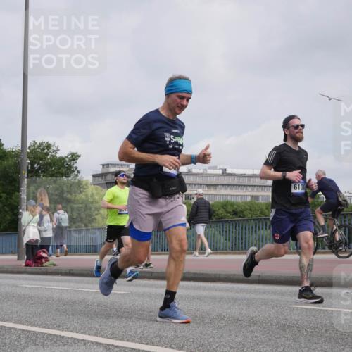 29.06.2025 - hella hamburg halbmarathon Luisa Fischer http://msf.ph/oto/8502539 29.06.2025 10:11:16 Kennedybrücke 6100, 4864, 5347, 6100, 9071 meine-sportfotos.de