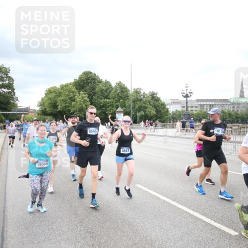 29.06.2025 - hella hamburg halbmarathon Jannik Wohlers http://msf.ph/oto/8502555 29.06.2025 10:58:38 Lombardsbrücke 1751, 2057, 2621, 3231, 3373, 3966, 4312, 4577, 4648, 5016, 5211, 5400, 6167, 6301, 6599, 6638, 6969, 7910, 7957, 8489, 8544, 8545, 8547, 8631, 8932, 10105, 10548, 10814, 10995, 11292, 11768, 11786, 11834, 11918, 12389, 12474, 12636, 12637, 12759, 13089, 13095, 13260, 13527, 13571, 15065, 15099, 15624, 17702, 18051, 18549, 18558, 18601, 19150, 19174 meine-sportfotos.de