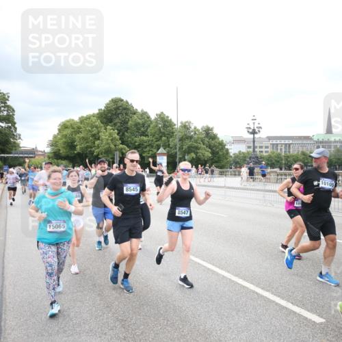 29.06.2025 - hella hamburg halbmarathon Jannik Wohlers http://msf.ph/oto/8502566 29.06.2025 10:58:38 Lombardsbrücke 1751, 2057, 2621, 3231, 3373, 3966, 4312, 4577, 4648, 5016, 5211, 5400, 6167, 6301, 6599, 6638, 6969, 7910, 7957, 8489, 8544, 8545, 8547, 8631, 8932, 10105, 10548, 10814, 10995, 11292, 11768, 11786, 11834, 11918, 12389, 12474, 12636, 12637, 12759, 13089, 13095, 13260, 13527, 13571, 15065, 15099, 15624, 17702, 18051, 18549, 18558, 18601, 19150, 19174 meine-sportfotos.de