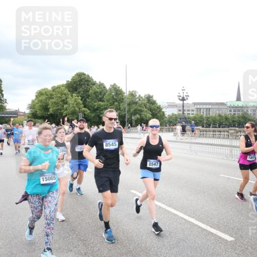 29.06.2025 - hella hamburg halbmarathon Jannik Wohlers http://msf.ph/oto/8502585 29.06.2025 10:58:38 Lombardsbrücke 1751, 2057, 2621, 3231, 3373, 3966, 4312, 4577, 4648, 5016, 5211, 5400, 6167, 6301, 6599, 6638, 6969, 7910, 7957, 8489, 8544, 8545, 8547, 8631, 8932, 10105, 10548, 10814, 10995, 11292, 11768, 11786, 11834, 11918, 12389, 12474, 12636, 12637, 12759, 13089, 13095, 13260, 13527, 13571, 15065, 15099, 15624, 17702, 18051, 18549, 18558, 18601, 19150, 19174 meine-sportfotos.de