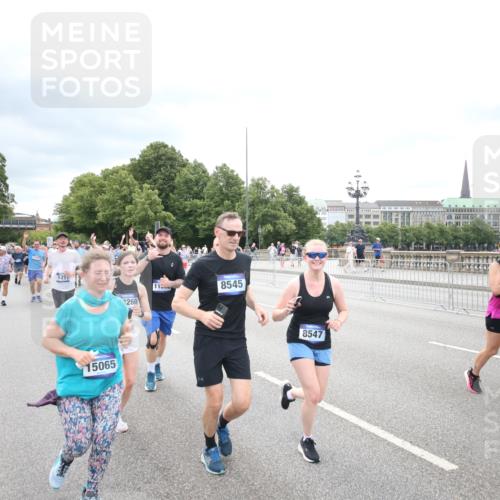 29.06.2025 - hella hamburg halbmarathon Jannik Wohlers http://msf.ph/oto/8502590 29.06.2025 10:58:38 Lombardsbrücke 1751, 2057, 2621, 3231, 3373, 3966, 4312, 4577, 4648, 5016, 5211, 5400, 6167, 6301, 6599, 6638, 6969, 7910, 7957, 8489, 8544, 8545, 8547, 8631, 8932, 10105, 10548, 10814, 10995, 11292, 11768, 11786, 11834, 11918, 12389, 12474, 12636, 12637, 12759, 13089, 13095, 13260, 13527, 13571, 15065, 15099, 15624, 17702, 18051, 18549, 18558, 18601, 19150, 19174 meine-sportfotos.de