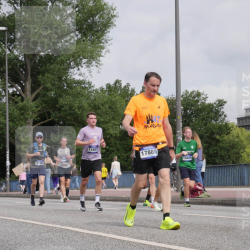29.06.2025 - hella hamburg halbmarathon Luisa Fischer http://msf.ph/oto/8502604 29.06.2025 10:11:31 Kennedybrücke 5100, 9966, 11657, 14, 17885, 16809, 1527, 2190, 5100, 6918, 9616, 9966 meine-sportfotos.de