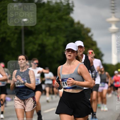 29.06.2025 - hella hamburg halbmarathon Dr. Thomas Lammeyer http://msf.ph/oto/8502606 29.06.2025 10:25:41 Kennedybrücke 1028, 1401, 2271, 2315, 2353, 2635, 2956, 3122, 3770, 3817, 4697, 4786, 5061, 5122, 5373, 5395, 5493, 5759, 5957, 6086, 7075, 7228, 7522, 7553, 7781, 8095, 8286, 9108, 9369, 9499, 9532, 9624, 10019, 10125, 10374, 10874, 11117 meine-sportfotos.de