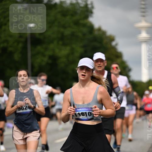 29.06.2025 - hella hamburg halbmarathon Dr. Thomas Lammeyer http://msf.ph/oto/8502611 29.06.2025 10:25:41 Kennedybrücke 1028, 1401, 2271, 2315, 2353, 2635, 2956, 3122, 3770, 3817, 4697, 4786, 5061, 5122, 5373, 5395, 5493, 5759, 5957, 6086, 7075, 7228, 7522, 7553, 7781, 8095, 8286, 9108, 9369, 9499, 9532, 9624, 10019, 10125, 10374, 10874, 11117 meine-sportfotos.de