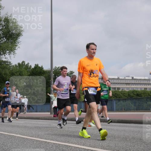 29.06.2025 - hella hamburg halbmarathon Luisa Fischer http://msf.ph/oto/8502615 29.06.2025 10:11:32 Kennedybrücke 5100, 1657, 9966, 6918, 17885, 16809, 2190, 5100, 6590, 6918, 7453, 9616, 9966 meine-sportfotos.de