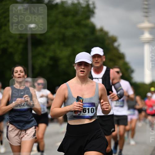 29.06.2025 - hella hamburg halbmarathon Dr. Thomas Lammeyer http://msf.ph/oto/8502617 29.06.2025 10:25:41 Kennedybrücke 1028, 1401, 2271, 2315, 2353, 2635, 2956, 3122, 3770, 3817, 4697, 4786, 5061, 5122, 5373, 5395, 5493, 5759, 5957, 6086, 7075, 7228, 7522, 7553, 7781, 8095, 8286, 9108, 9369, 9499, 9532, 9624, 10019, 10125, 10374, 10874, 11117 meine-sportfotos.de