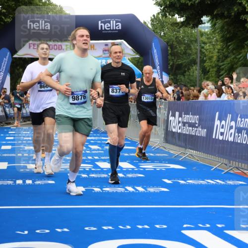 29.06.2025 - hella hamburg halbmarathon Strokosch-Dieckow http://msf.ph/oto/8502646 29.06.2025 10:52:25 Ziel 3715, 4140, 4587, 7178, 7232, 8371, 8661, 9145, 9876, 11791, 13015, 13211, 13301, 13707, 14561, 15144, 15980, 17773, 17997 meine-sportfotos.de