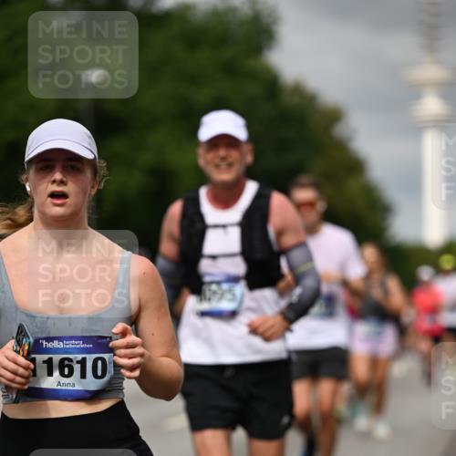 29.06.2025 - hella hamburg halbmarathon Dr. Thomas Lammeyer http://msf.ph/oto/8502652 29.06.2025 10:25:42 Kennedybrücke 1401, 2271, 2315, 2353, 2635, 2956, 3122, 3770, 3817, 4697, 4786, 5061, 5122, 5373, 5395, 5493, 5759, 5957, 6086, 7075, 7228, 7522, 7553, 7781, 8095, 8286, 9108, 9369, 9499, 9532, 9624, 10019, 10125, 10374, 10874, 11117 meine-sportfotos.de