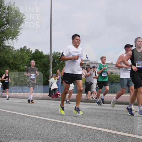 29.06.2025 - hella hamburg halbmarathon Luisa Fischer http://msf.ph/oto/8502656 29.06.2025 10:11:41 Kennedybrücke 12154, 1188, 7348, 7453, 6590, 1147, 1188, 2978, 5885, 6590, 7348, 7453, 9457, 9616, 9718, 9966 meine-sportfotos.de