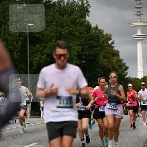 29.06.2025 - hella hamburg halbmarathon Dr. Thomas Lammeyer http://msf.ph/oto/8502704 29.06.2025 10:25:44 Kennedybrücke 1072, 1191, 1250, 1401, 2271, 2315, 2353, 2635, 2815, 3122, 3606, 3770, 3817, 4697, 4786, 5061, 5122, 5373, 5395, 5493, 5759, 5957, 6086, 7075, 7228, 7522, 7553, 7781, 8095, 8286, 9369, 9499, 9532, 9624, 10019, 10125, 10374, 10874, 11117, 11425 meine-sportfotos.de