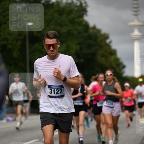29.06.2025 - hella hamburg halbmarathon Dr. Thomas Lammeyer http://msf.ph/oto/8502709 29.06.2025 10:25:44 Kennedybrücke 1072, 1191, 1250, 1401, 2271, 2315, 2353, 2635, 2815, 3122, 3606, 3770, 3817, 4697, 4786, 5061, 5122, 5373, 5395, 5493, 5759, 5957, 6086, 7075, 7228, 7522, 7553, 7781, 8095, 8286, 9369, 9499, 9532, 9624, 10019, 10125, 10374, 10874, 11117, 11425 meine-sportfotos.de