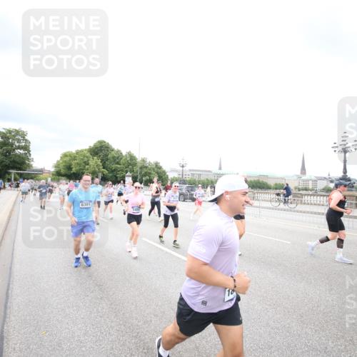29.06.2025 - hella hamburg halbmarathon Jannik Wohlers http://msf.ph/oto/8502724 29.06.2025 10:58:43 Lombardsbrücke 1751, 1839, 2057, 2621, 2667, 2861, 3035, 3231, 3373, 3449, 3536, 3966, 4312, 4577, 4648, 5016, 5211, 5400, 5646, 6167, 6301, 6599, 6969, 7288, 7379, 7910, 8544, 8545, 8547, 8631, 8748, 8750, 8932, 9179, 10105, 10548, 10807, 10814, 10995, 11292, 11630, 11768, 11786, 11834, 11918, 12636, 12637, 12759, 13260, 15065, 15068, 15099, 15624, 17702, 18549, 18558, 18601, 19150, 19174 meine-sportfotos.de