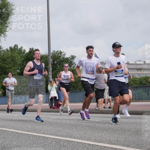 29.06.2025 - hella hamburg halbmarathon Luisa Fischer http://msf.ph/oto/8502728 29.06.2025 10:11:47 Kennedybrücke 6674, 971, 12862, 5885, 17347, 2978, 1147, 1188, 2427, 2978, 5885, 6674, 7198, 7348, 9718, 9823, 10857 meine-sportfotos.de
