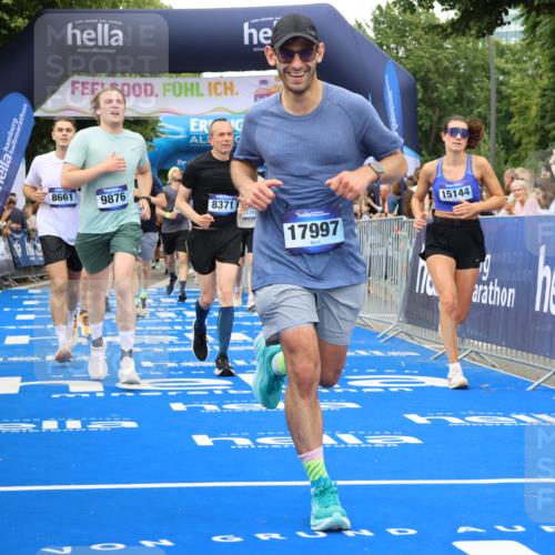 29.06.2025 - hella hamburg halbmarathon Strokosch-Dieckow http://msf.ph/oto/8502733 29.06.2025 10:52:23 Ziel 3715, 4140, 4419, 4587, 6164, 7178, 7232, 7896, 8371, 8661, 9145, 9876, 11791, 13015, 13211, 13707, 14561, 15144, 15446, 15980, 17773, 17997 meine-sportfotos.de