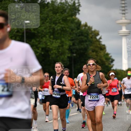 29.06.2025 - hella hamburg halbmarathon Dr. Thomas Lammeyer http://msf.ph/oto/8502739 29.06.2025 10:25:45 Kennedybrücke 1072, 1191, 1250, 1401, 2271, 2315, 2353, 2635, 2815, 3122, 3606, 3770, 3817, 4697, 4786, 5061, 5122, 5373, 5395, 5412, 5493, 5759, 5957, 6086, 7075, 7228, 7522, 7553, 7781, 8095, 8286, 9326, 9369, 9483, 9499, 9532, 9624, 10019, 10125, 10374, 10874, 11117, 11425 meine-sportfotos.de
