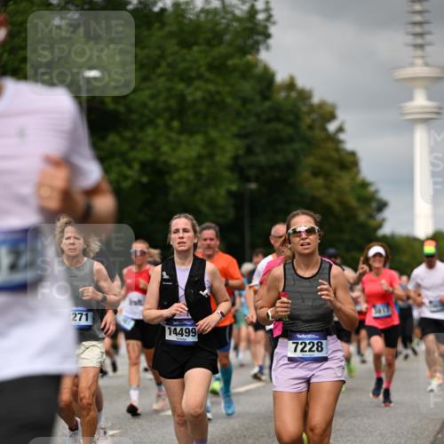 29.06.2025 - hella hamburg halbmarathon Dr. Thomas Lammeyer http://msf.ph/oto/8502749 29.06.2025 10:25:45 Kennedybrücke 1072, 1191, 1250, 1401, 2271, 2315, 2353, 2635, 2815, 3122, 3606, 3770, 3817, 4697, 4786, 5061, 5122, 5373, 5395, 5412, 5493, 5759, 5957, 6086, 7075, 7228, 7522, 7553, 7781, 8095, 8286, 9326, 9369, 9483, 9499, 9532, 9624, 10019, 10125, 10374, 10874, 11117, 11425 meine-sportfotos.de