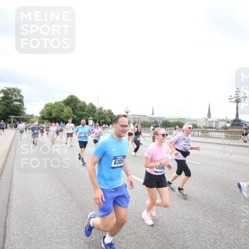 29.06.2025 - hella hamburg halbmarathon Jannik Wohlers http://msf.ph/oto/8502756 29.06.2025 10:58:44 Lombardsbrücke 1751, 1839, 2621, 2667, 2861, 3035, 3231, 3373, 3449, 3536, 3966, 4312, 4577, 4648, 5016, 5211, 5400, 5646, 6167, 6301, 6351, 6599, 6969, 7288, 7379, 7910, 8544, 8545, 8547, 8631, 8748, 8750, 8932, 9179, 10105, 10548, 10807, 10814, 10995, 11292, 11630, 11768, 11786, 11834, 11918, 12636, 12637, 12759, 13260, 15065, 15068, 15099, 15624, 17702, 18549, 18558, 18601, 19150, 19174 meine-sportfotos.de