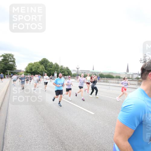 29.06.2025 - hella hamburg halbmarathon Jannik Wohlers http://msf.ph/oto/8502768 29.06.2025 10:58:44 Lombardsbrücke 1751, 1839, 2621, 2667, 2861, 3035, 3231, 3373, 3449, 3536, 3966, 4312, 4577, 4648, 5016, 5211, 5400, 5646, 6167, 6301, 6351, 6599, 6969, 7288, 7379, 7910, 8544, 8545, 8547, 8631, 8748, 8750, 8932, 9179, 10105, 10548, 10807, 10814, 10995, 11292, 11630, 11768, 11786, 11834, 11918, 12636, 12637, 12759, 13260, 15065, 15068, 15099, 15624, 17702, 18549, 18558, 18601, 19150, 19174 meine-sportfotos.de