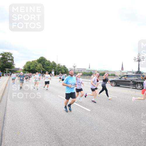 29.06.2025 - hella hamburg halbmarathon Jannik Wohlers http://msf.ph/oto/8502774 29.06.2025 10:58:45 Lombardsbrücke 1751, 1839, 2621, 2667, 2861, 3035, 3231, 3373, 3449, 3536, 3966, 4312, 4577, 4648, 5016, 5211, 5400, 5646, 6167, 6301, 6351, 6599, 6969, 7288, 7379, 7910, 8544, 8631, 8748, 8750, 8932, 9179, 10105, 10548, 10807, 10814, 10995, 11292, 11418, 11630, 11768, 11786, 11834, 11918, 12636, 12637, 12759, 13260, 15065, 15068, 15099, 15624, 17702, 18549, 18558, 18601, 19150, 19174 meine-sportfotos.de