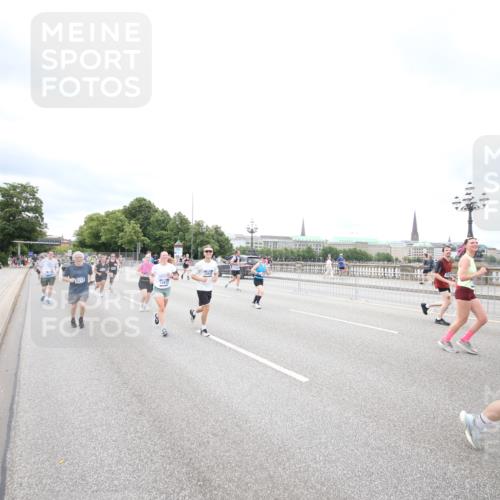 29.06.2025 - hella hamburg halbmarathon Jannik Wohlers http://msf.ph/oto/8502804 29.06.2025 10:58:46 Lombardsbrücke 1751, 1839, 2621, 2667, 2861, 3035, 3231, 3373, 3449, 3536, 3966, 4150, 4312, 5016, 5211, 5400, 5646, 6167, 6301, 6351, 6599, 6969, 7288, 7379, 7910, 8544, 8631, 8748, 8750, 8932, 9179, 10105, 10548, 10807, 10814, 10995, 11292, 11418, 11630, 11768, 11786, 11834, 11918, 12636, 12637, 13260, 15068, 15099, 15624, 17702, 18447, 18549, 18558, 18601, 19150, 19174 meine-sportfotos.de