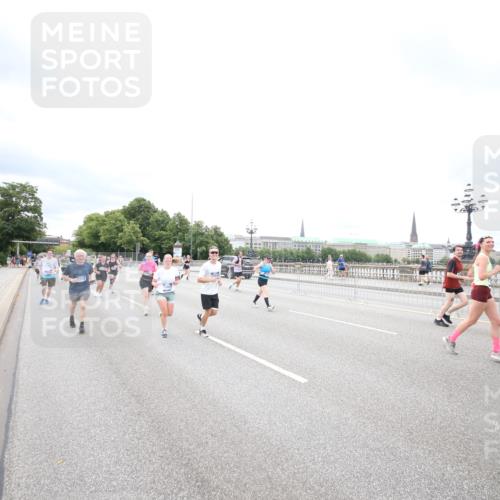 29.06.2025 - hella hamburg halbmarathon Jannik Wohlers http://msf.ph/oto/8502812 29.06.2025 10:58:46 Lombardsbrücke 1751, 1839, 2621, 2667, 2861, 3035, 3231, 3373, 3449, 3536, 3966, 4150, 4312, 5016, 5211, 5400, 5646, 6167, 6301, 6351, 6599, 6969, 7288, 7379, 7910, 8544, 8631, 8748, 8750, 8932, 9179, 10105, 10548, 10807, 10814, 10995, 11292, 11418, 11630, 11768, 11786, 11834, 11918, 12636, 12637, 13260, 15068, 15099, 15624, 17702, 18447, 18549, 18558, 18601, 19150, 19174 meine-sportfotos.de