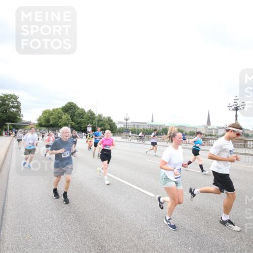 29.06.2025 - hella hamburg halbmarathon Jannik Wohlers http://msf.ph/oto/8502832 29.06.2025 10:58:47 Lombardsbrücke 1751, 1839, 2621, 2667, 2861, 3035, 3231, 3373, 3449, 3536, 3966, 4150, 4312, 5016, 5211, 5400, 5646, 6167, 6301, 6351, 6599, 6969, 7288, 7379, 7910, 8544, 8631, 8748, 8750, 8932, 9179, 10548, 10807, 10814, 11292, 11418, 11630, 11768, 11786, 11834, 11918, 12636, 12637, 13260, 15068, 15099, 15624, 17702, 18447, 18549, 18558, 18601, 19150, 19174 meine-sportfotos.de