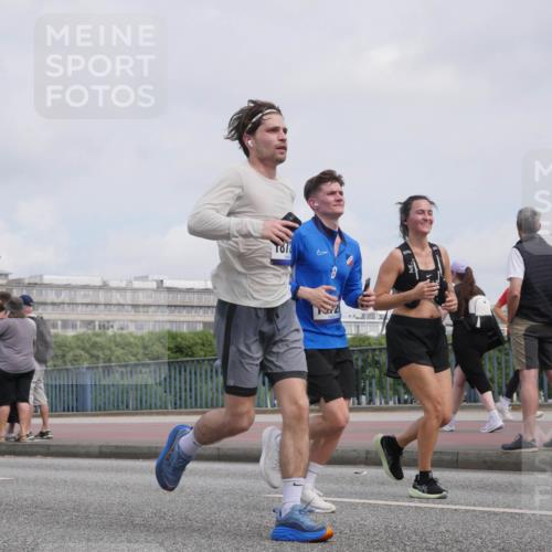 29.06.2025 - hella hamburg halbmarathon Luisa Fischer http://msf.ph/oto/8502869 29.06.2025 10:12:03 Kennedybrücke 1823, 3762, 4592, 9951, 9958, 10035, 10194, 10609 meine-sportfotos.de