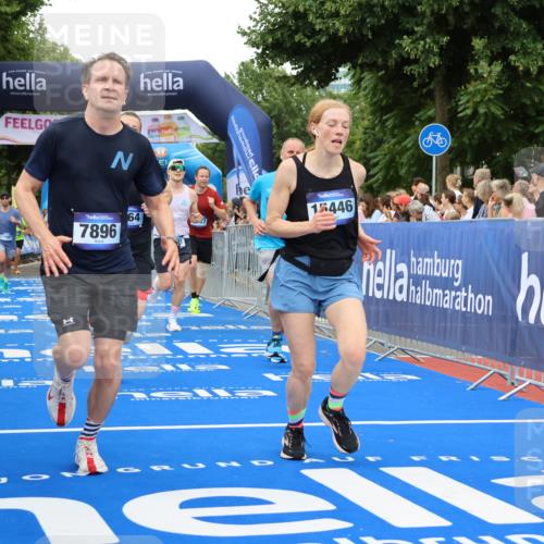 29.06.2025 - hella hamburg halbmarathon Strokosch-Dieckow http://msf.ph/oto/8502872 29.06.2025 10:52:18 Ziel 4140, 4419, 4587, 4837, 5032, 5087, 5482, 6164, 7896, 9074, 9876, 12135, 13015, 13211, 13707, 14300, 15144, 15275, 15446, 16003, 16591, 17130, 17773, 17997, 18475 meine-sportfotos.de