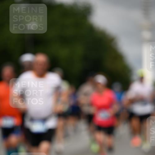 29.06.2025 - hella hamburg halbmarathon Dr. Thomas Lammeyer http://msf.ph/oto/8502875 29.06.2025 10:25:49 Kennedybrücke 1072, 1191, 1250, 1401, 1958, 2271, 2315, 2353, 2529, 2635, 2815, 2841, 3122, 3606, 3770, 3817, 3826, 4046, 4697, 4786, 5061, 5122, 5395, 5412, 5493, 5641, 5759, 5957, 6086, 6103, 7075, 7228, 7522, 7672, 7781, 8095, 8286, 8959, 9326, 9369, 9483, 9499, 9532, 9624, 10019, 10125, 10374, 10787, 10874, 11117, 11425 meine-sportfotos.de