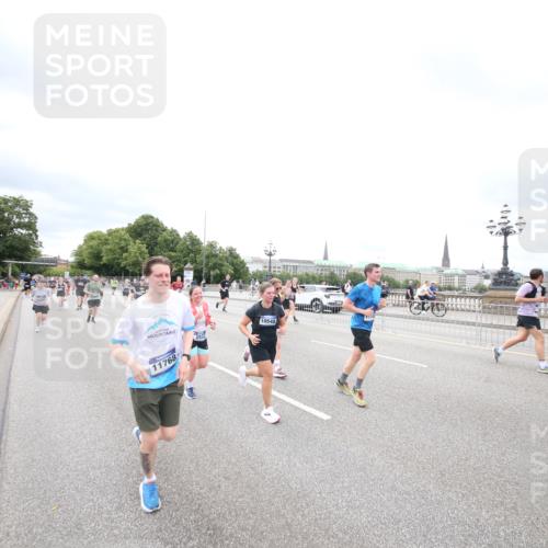 29.06.2025 - hella hamburg halbmarathon Jannik Wohlers http://msf.ph/oto/8502878 29.06.2025 10:58:49 Lombardsbrücke 1751, 1839, 2667, 2861, 3035, 3373, 3449, 3536, 3966, 4150, 4312, 5016, 5211, 5400, 5646, 6167, 6301, 6351, 6599, 6969, 7288, 7379, 7910, 8544, 8631, 8748, 8750, 8932, 9179, 9209, 9244, 9968, 10548, 10807, 10814, 11418, 11630, 11768, 11786, 11834, 11918, 12636, 12637, 13249, 13260, 15068, 15099, 17702, 18447, 18549, 18558, 19174 meine-sportfotos.de