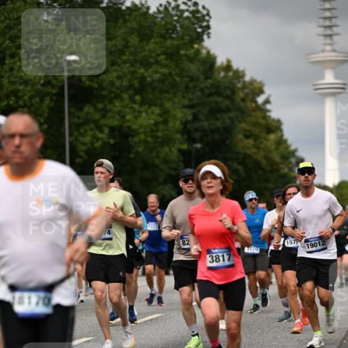 29.06.2025 - hella hamburg halbmarathon Dr. Thomas Lammeyer http://msf.ph/oto/8502880 29.06.2025 10:25:49 Kennedybrücke 1072, 1191, 1250, 1401, 1958, 2271, 2315, 2353, 2529, 2635, 2815, 2841, 3122, 3606, 3770, 3817, 3826, 4046, 4697, 4786, 5061, 5122, 5395, 5412, 5493, 5641, 5759, 5957, 6086, 6103, 7075, 7228, 7522, 7672, 7781, 8095, 8286, 8959, 9326, 9369, 9483, 9499, 9532, 9624, 10019, 10125, 10374, 10787, 10874, 11117, 11425 meine-sportfotos.de