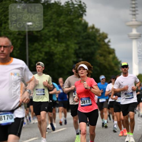 29.06.2025 - hella hamburg halbmarathon Dr. Thomas Lammeyer http://msf.ph/oto/8502886 29.06.2025 10:25:49 Kennedybrücke 1072, 1191, 1250, 1401, 1958, 2271, 2315, 2353, 2529, 2635, 2815, 2841, 3122, 3606, 3770, 3817, 3826, 4046, 4697, 4786, 5061, 5122, 5395, 5412, 5493, 5641, 5759, 5957, 6086, 6103, 7075, 7228, 7522, 7672, 7781, 8095, 8286, 8959, 9326, 9369, 9483, 9499, 9532, 9624, 10019, 10125, 10374, 10787, 10874, 11117, 11425 meine-sportfotos.de